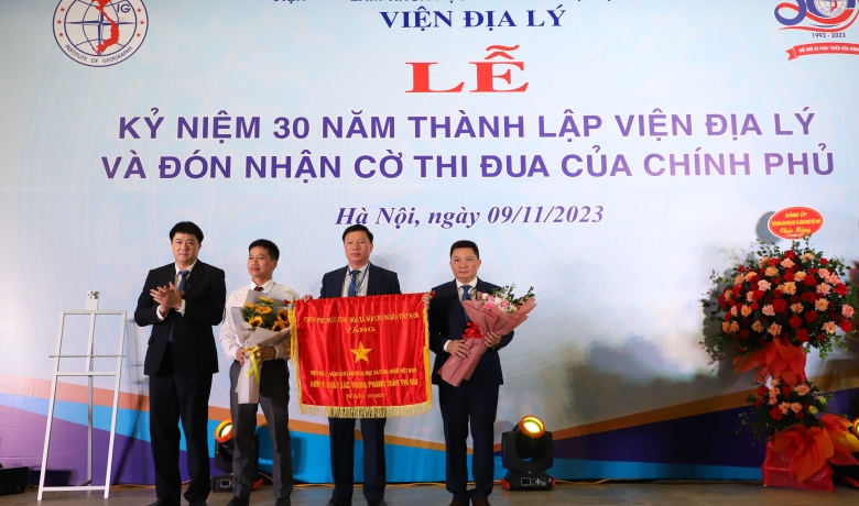 Lễ kỷ niệm 30 năm thành lập Viện Địa lý và đón nhận Cờ Thi đua của Chính phủ