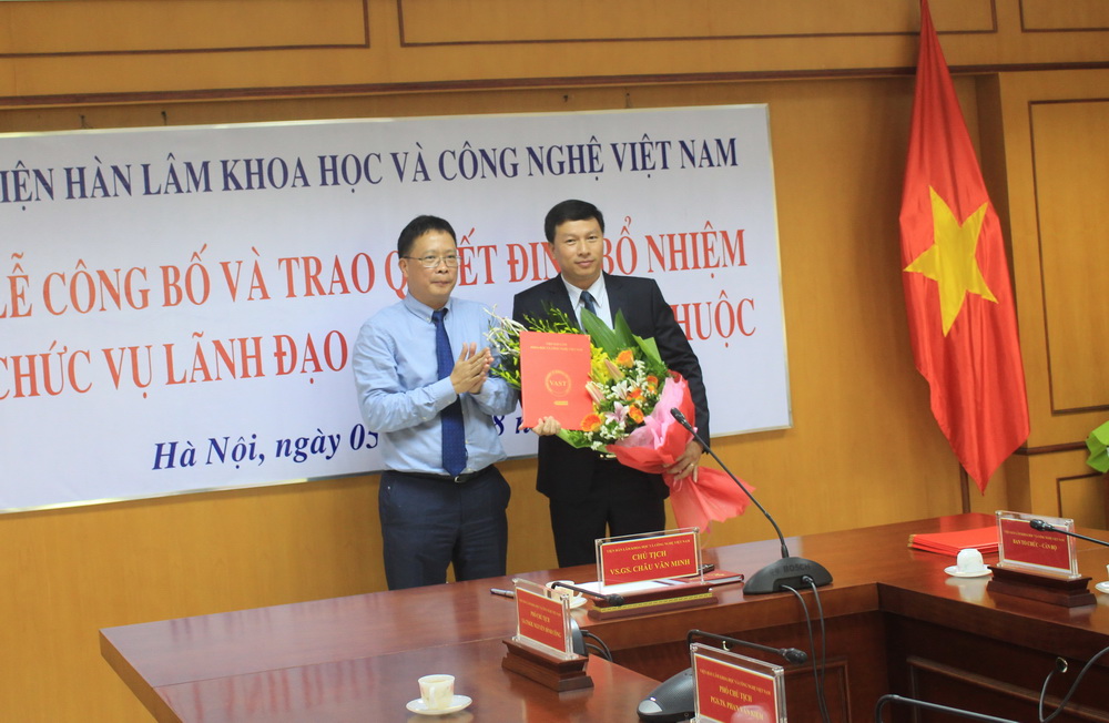 Trao Quyết định bổ nhiệm TS Đào Đình Châm làm Viện trưởng ...